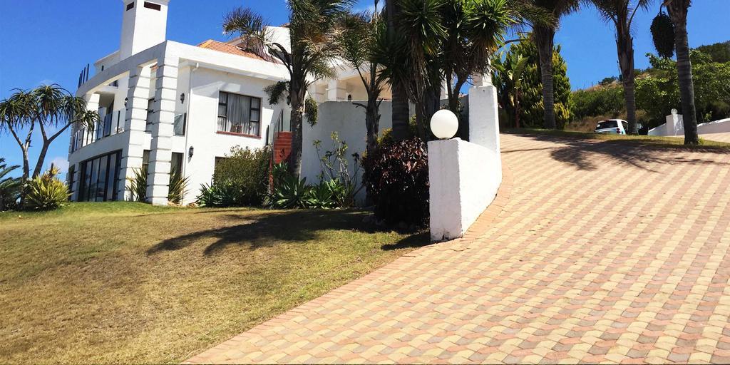 Fly Me To The Moon Guesthouse Mossel Bay Exterior photo