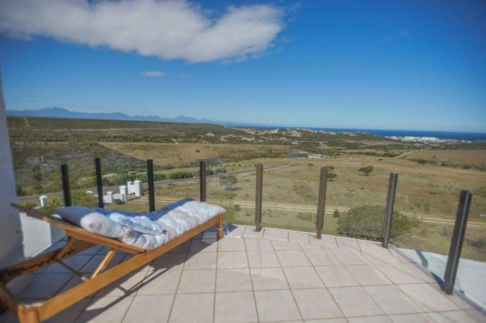 Fly Me To The Moon Guesthouse Mossel Bay Exterior photo