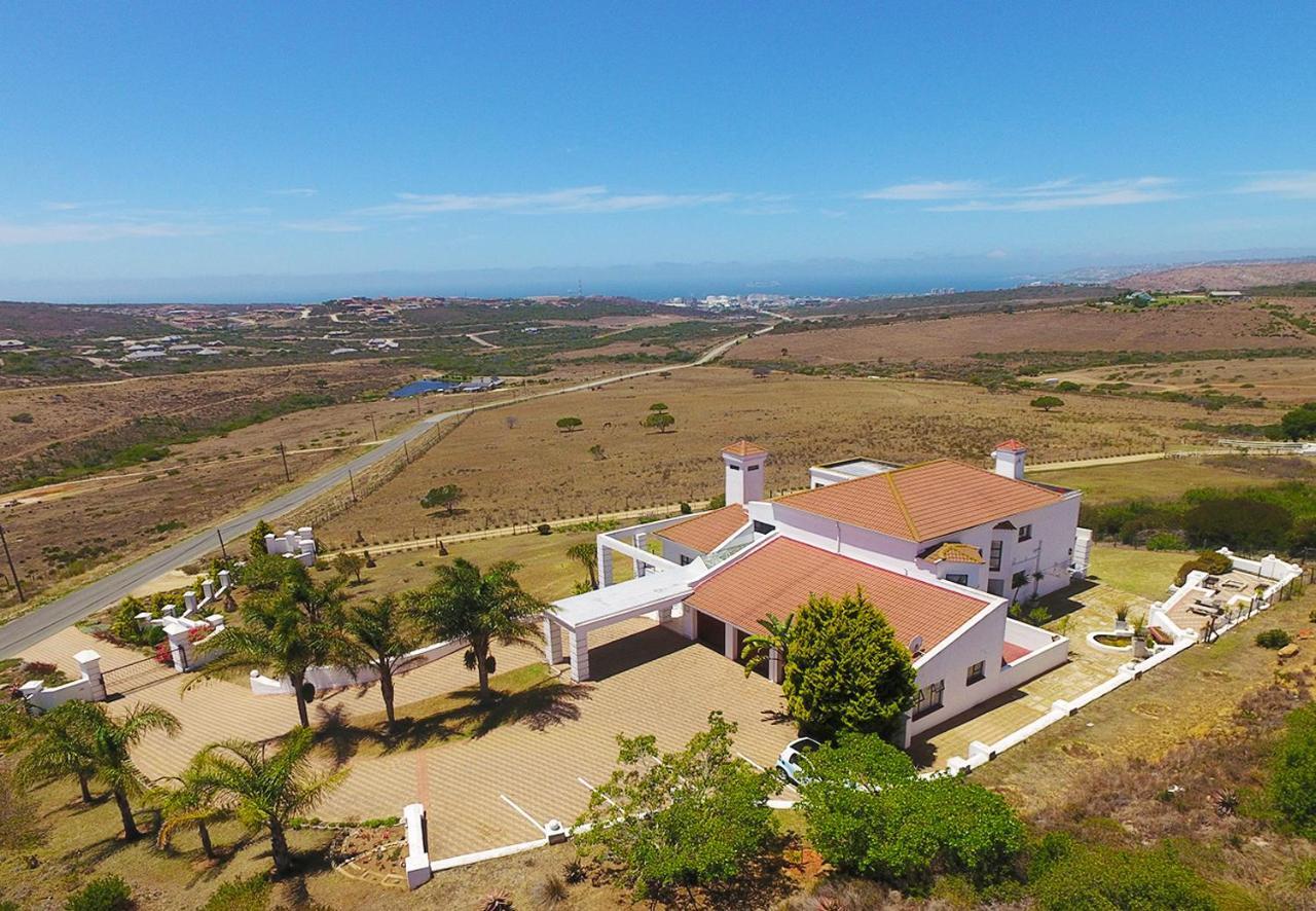 Fly Me To The Moon Guesthouse Mossel Bay Exterior photo